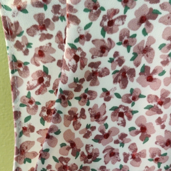 Pink Blouse with Dotted Pattern and Relaxed Fit - Picture 3 of 4